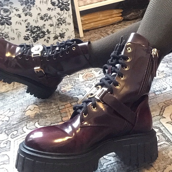 MAKE AN OFFER!Versace combat boots - Picture 13 of 16